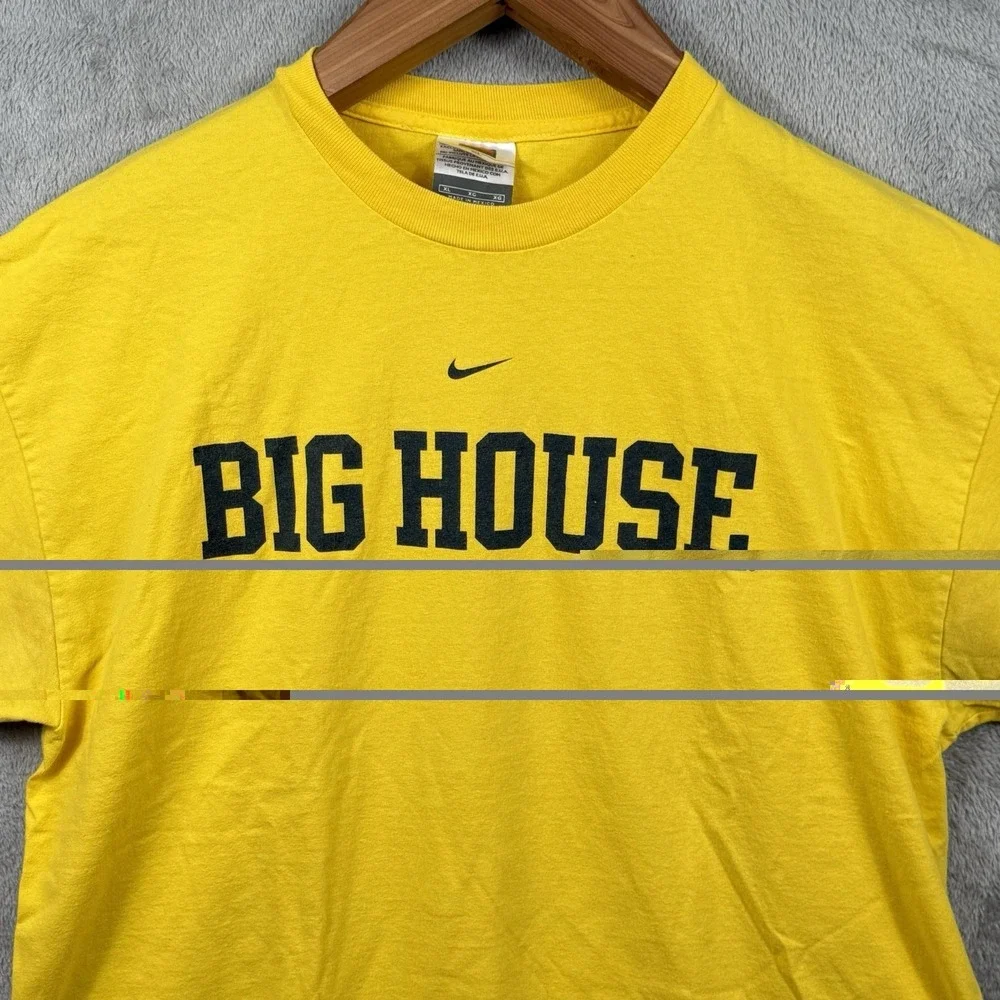 Nike Team Michigan Wolverines BIG HOUSE T-Shirt Mens XL Yellow NCAA Football VTG